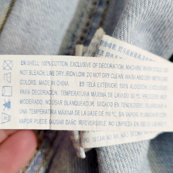 Forever 21 Light Wash Distressed Denim Jacket Women’s Size Small 100% Cotton - Picture 12 of 13